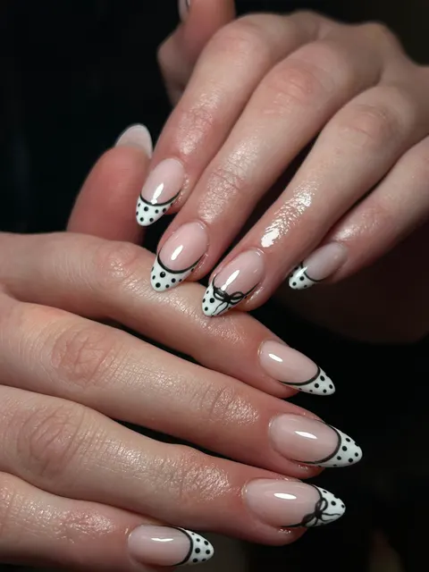 Bow & Dot French